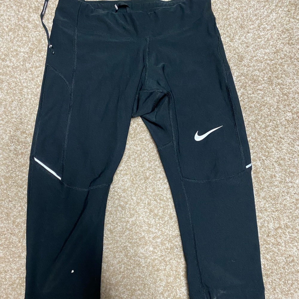 Black Nike Dri-Fit 3/4 training leggings